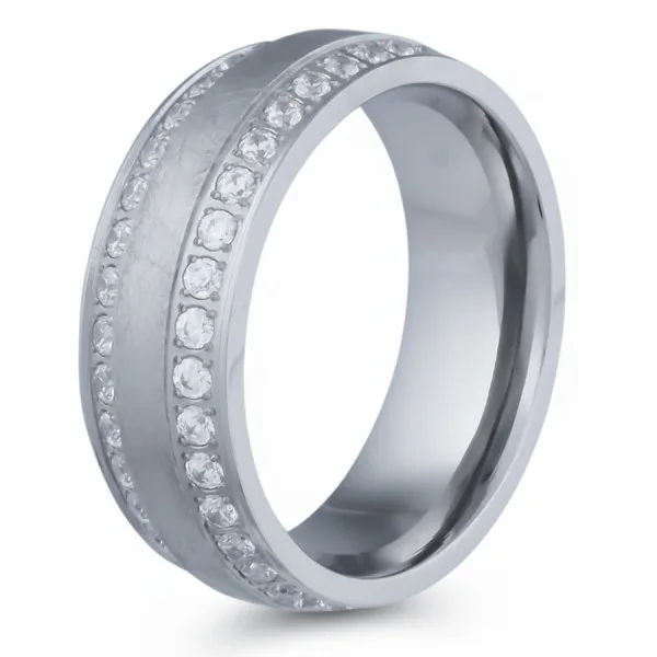 Bague en Titane Pur - zircons - largeur 7.5mm - Taille 54 à 62