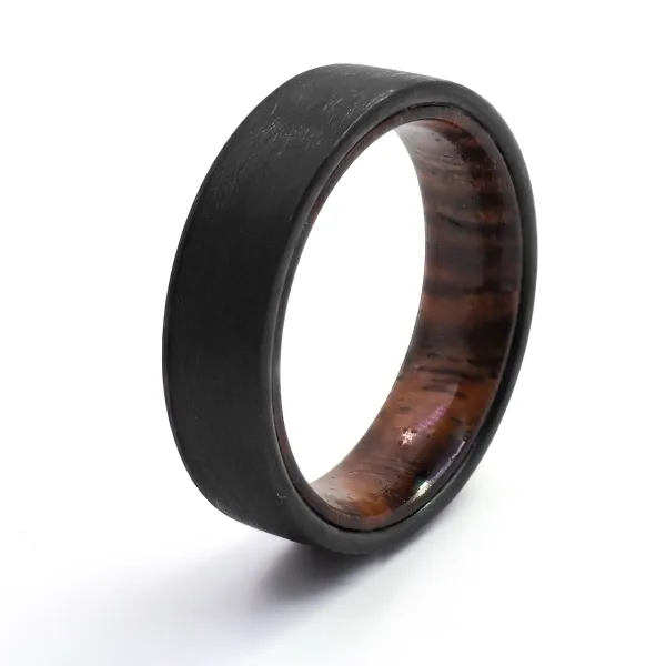 Bague en tungstène - PVD noir - finition brossée -  intérieur en bo...